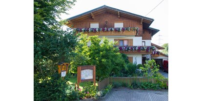 Pensionen - Balkon - Bad Dürrnberg - Gästehaus Heidi - Ihr Gästehaus mit Herz und Flair! - Gästehaus Heidi - Ihr Gästehaus mit Herz und Flair