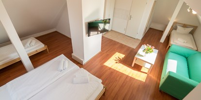 Pensionen - WLAN - Gröbenzell - Fünfbettzimmer in der Verdistr. 104 - guenstigschlafen24.de ... die günstige Alternative zum Hotel