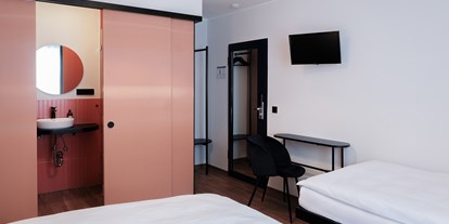 Pensionen - Art der Pension: Hotel Garni - München - Dreibettzimmer mit eigenem Bad - The Dot