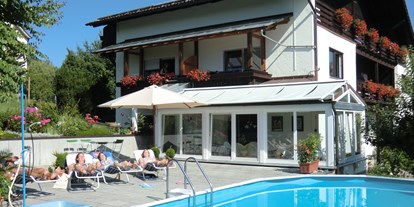 Pensionen - Terrasse - Bayerischer Wald - Solarbeheizter Pool - Ferienpension, Ferienwohnungen, Fremuth