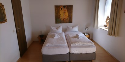 Pensionen - Umgebungsschwerpunkt: See - Kössen - Doppelzimmer mit Balkon - Pension Bergblick