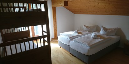 Pensionen - Balkon - Ruhpolding - Schlafzimmer Apartment - Pension Bergblick