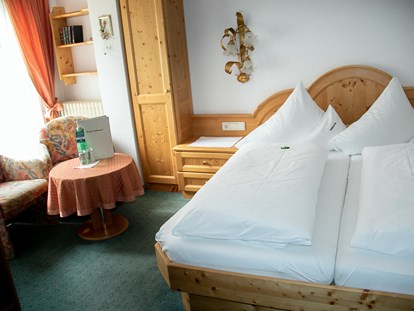 Pensionen - Balkon - Gaschurn - Alle Zimmer sind gemütlich und haben ein besonders Flair - Hotel-Pension Marmotta