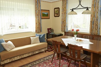 Frühstückspension: Wohnzimmer, mit Schlafsofa (Zusatzbett) - Ferienhaus Jantscher