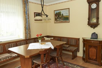 Frühstückspension: Wohnzimmer, mit Schlafsofa (Zusatzbett) - Ferienhaus Jantscher
