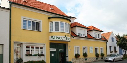 Pensionen - barrierefreie Zimmer - Trumau - Weingut-Gästezimmer-Buschenschank Fabian
