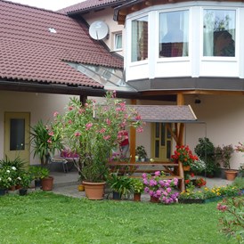 Frühstückspension: Privatzimmer oder Ferienwohnung im schönen Blumenhof - Gertis Blumenhof 