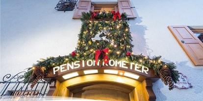 Pensionen - Tirol - Eingang Pension Kometer - Pension Kometer***