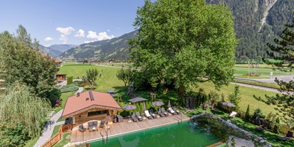 Pensionen - Tiroler Unterland - Apartments Rosenhof im Zillertal - der Blick in den Garten. - Hotel Garni Birkenhof & Apartments Rosenhof